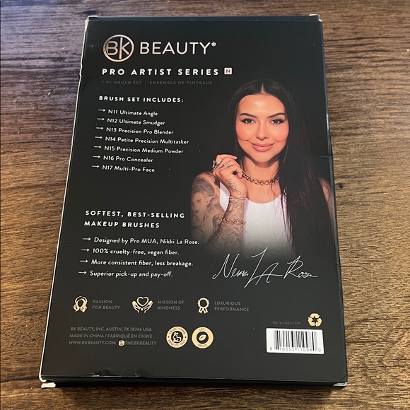 BK Beauty Pro Artist Series Brush Set - Black - Picture 2 of 4